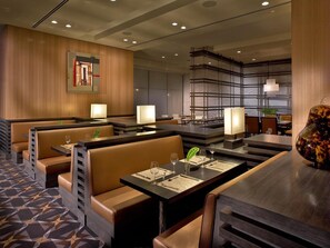 Dining - Business Suite w/ Spacious Layout| Pool Access & Free Shuttle| 5-Min to Airports (Miami Springs)