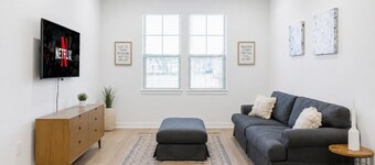 Stunning 1BR Getaway I Washer-Dryer-Pool