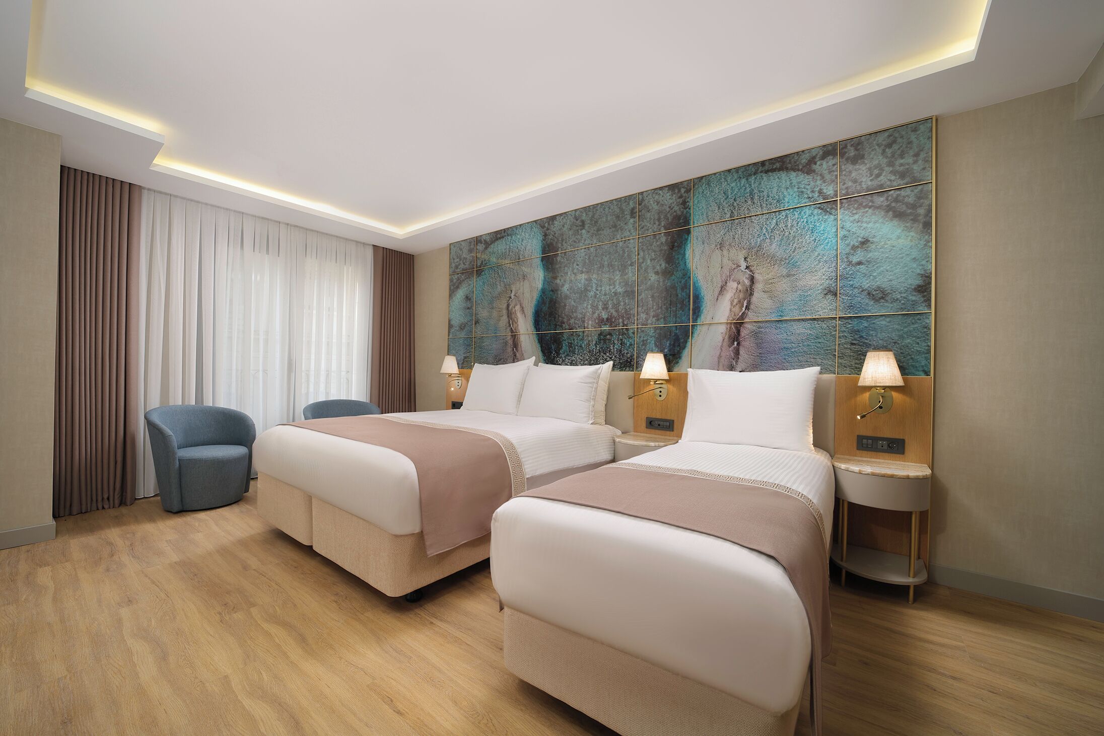 Superior Triple Room | In-room safe, desk, laptop workspace, soundproofing