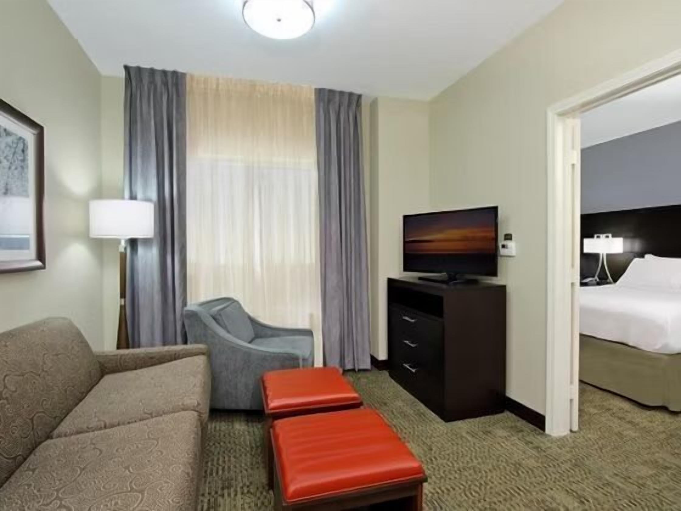TV, fireplace, offices