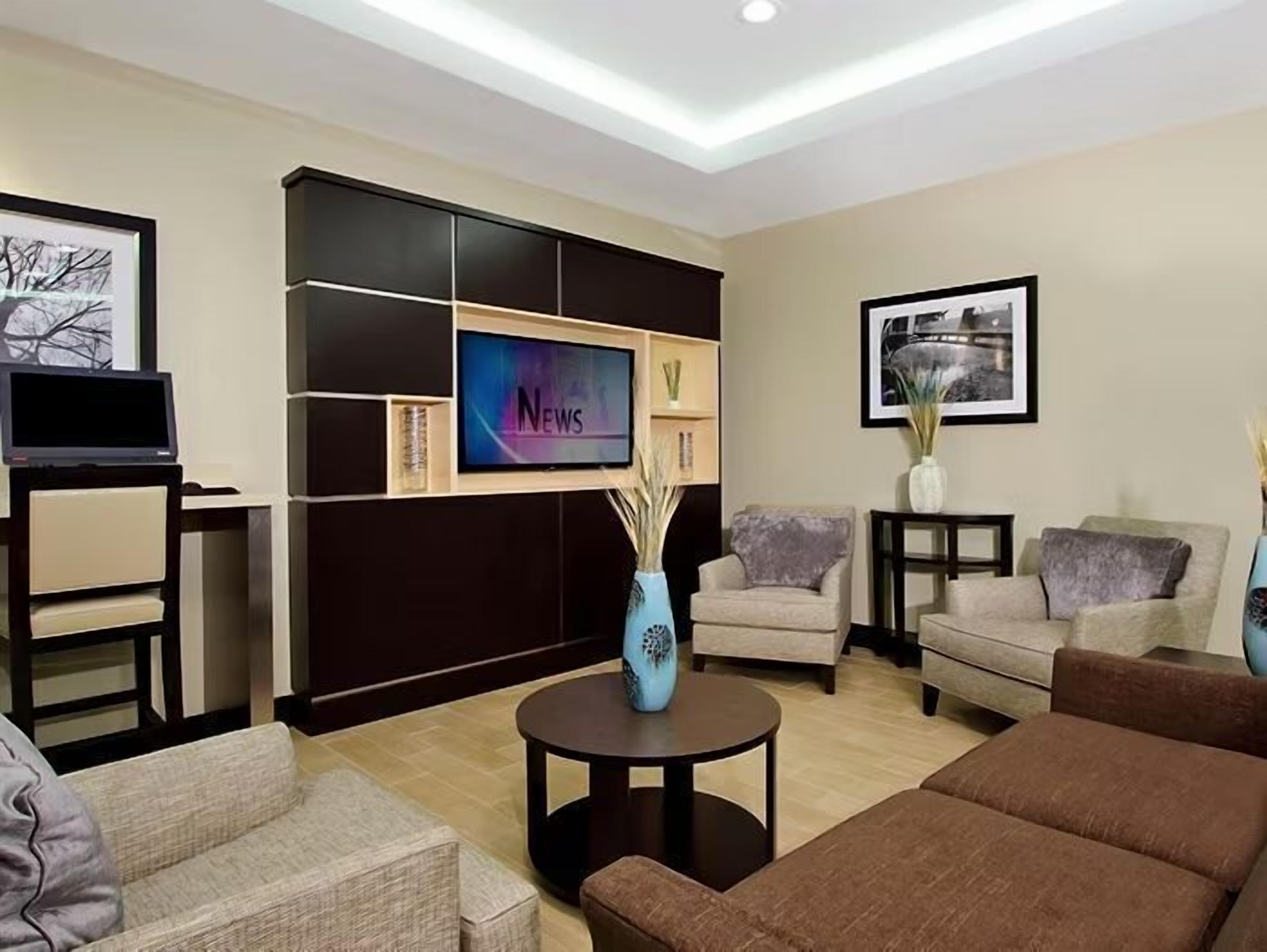 TV, fireplace, offices