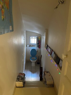 Bathroom - Cozy 1-bedroom apartment in gorgeous Paris with AC (Paris)