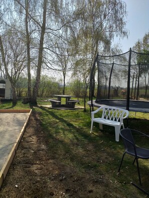 Outdoor dining - Vrbo Property (Saint-Martin-la-Pallu)