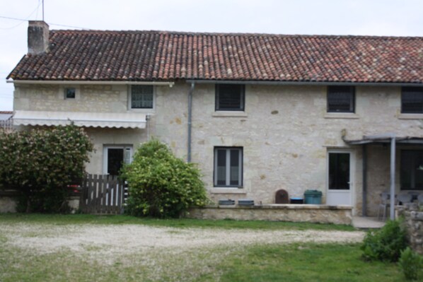Exterior - Vrbo Property (Saint-Martin-la-Pallu)