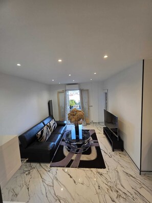 Unclassified image, 4 of 33, button - Vrbo Property (Nice)