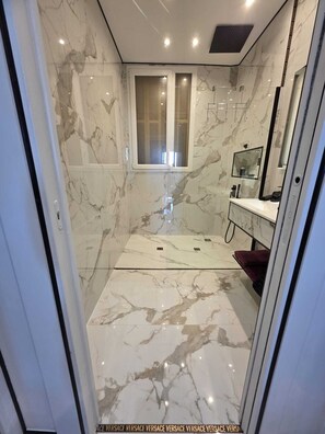 Unclassified image, 3 of 33, button - Vrbo Property (Nice)