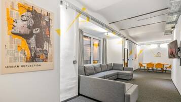 Apartment, Courtyard View | Living area
