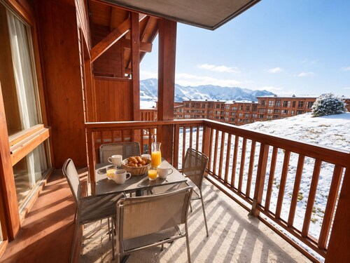 T3 skis aux pieds | Terrasse vue sur les pistes