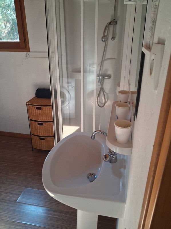 Bathroom - Vrbo Property (EVISA)
