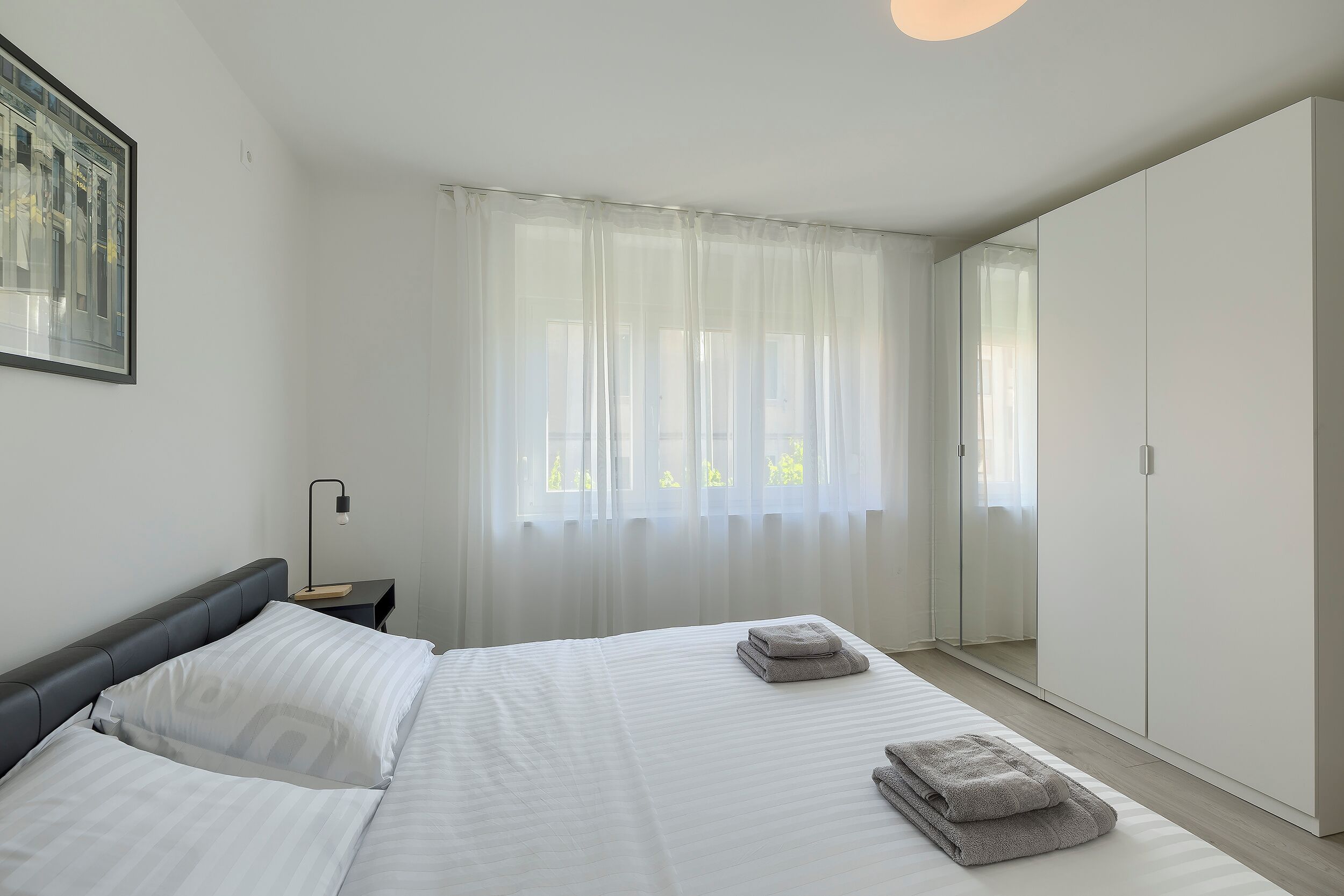 Iron/ironing board, WiFi, bed sheets
