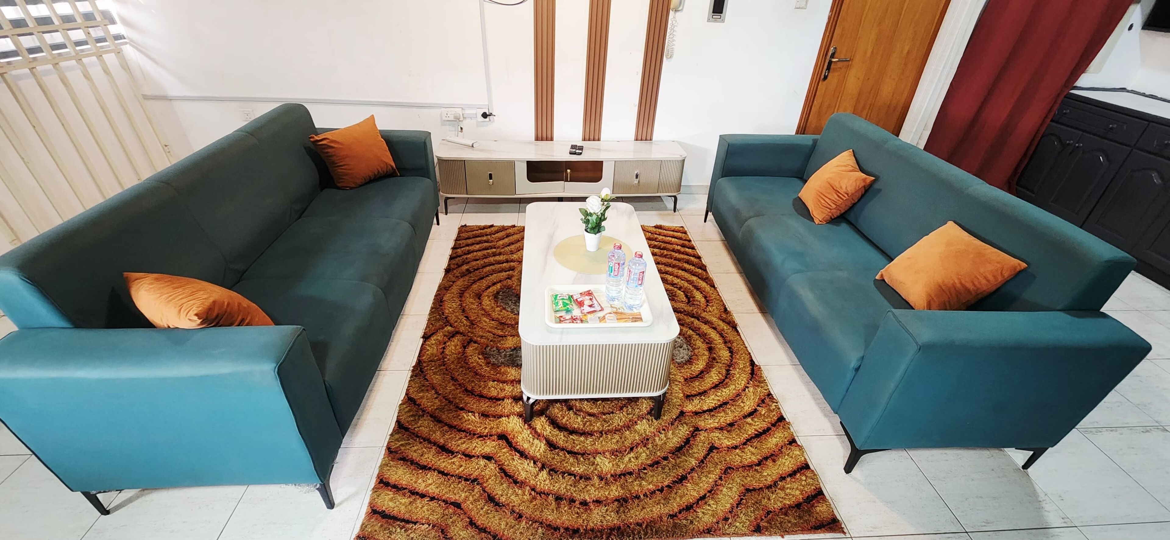 Bright & Quite 1-br Apartment & Large Living Room - Accra