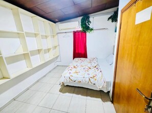 Room - Bright & Quite 1-BR Apartment & Large Living Room (Accra)