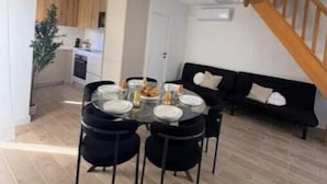 Dining - Renovated, Air-Conditioned Villa, Beach Within Walking Distance + Pool (Valras-Plage)