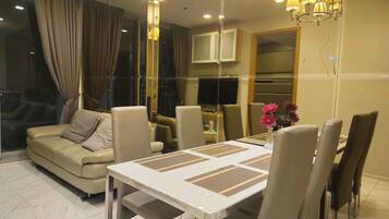 Apartamento, 2 habitaciones, accesible para personas con discapacidad | Comedor