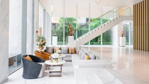 Interior - Hyde 2BR Luxury Suite Near BTS Nana (Bangkok)