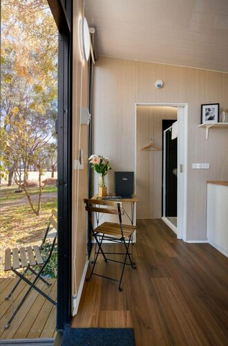 Fantastic Secluded Tiny House with Fire Pit in Milawa, Victoria