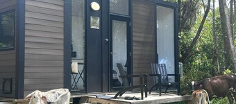 Cozy Secluded Tiny House with Nice Sights in Mission Beach, Queensland