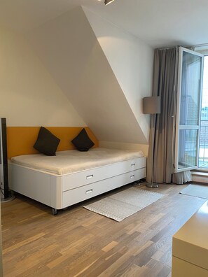 Room - Beautiful 3 Bedroom walking distance to Stadtpark..
By Landstraß-Hauptstraße (Vienna)