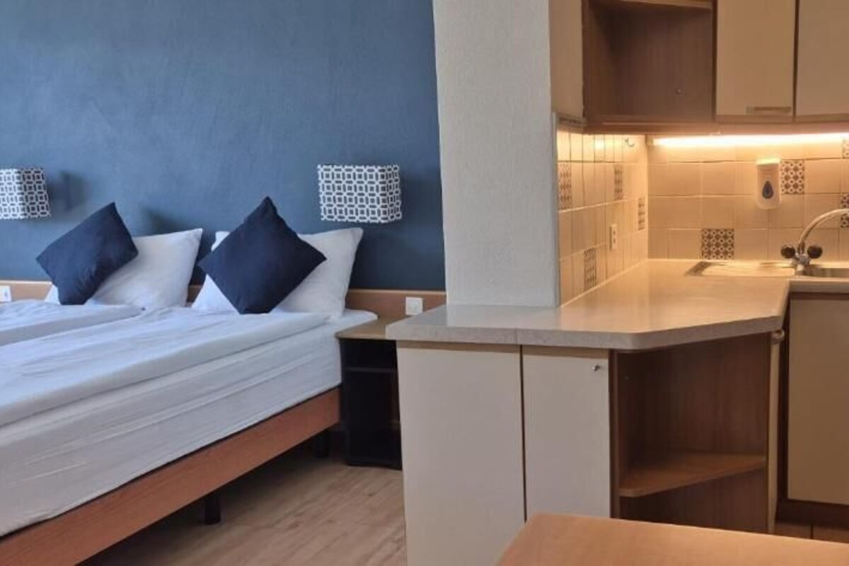 In-room safe, free WiFi