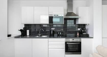 Bright 2BD 2bath Sleeps 6 London View