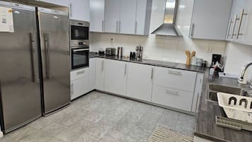 House, 4 Bedrooms, Accessible, Patio | Interior