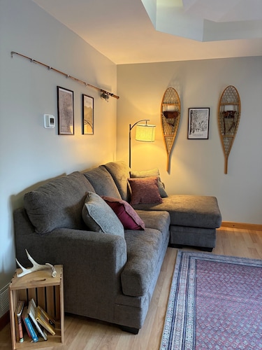 3-Bedroom Getaway Between Saratoga Springs & Lake George
