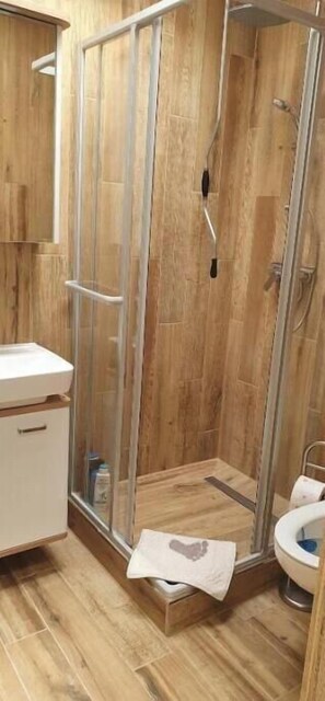 Bathroom - Vrbo Property (Dahme)