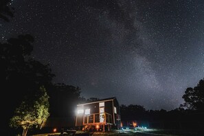 Exterior - Charming Tiny House Rental for Glamping in Queensland (Palmwoods)