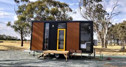 Nature Tiny House Getaway with Private Oasis Views in Girgarre, Australia
