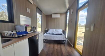 Nature Tiny House Getaway with Private Oasis Views in Girgarre, Australia