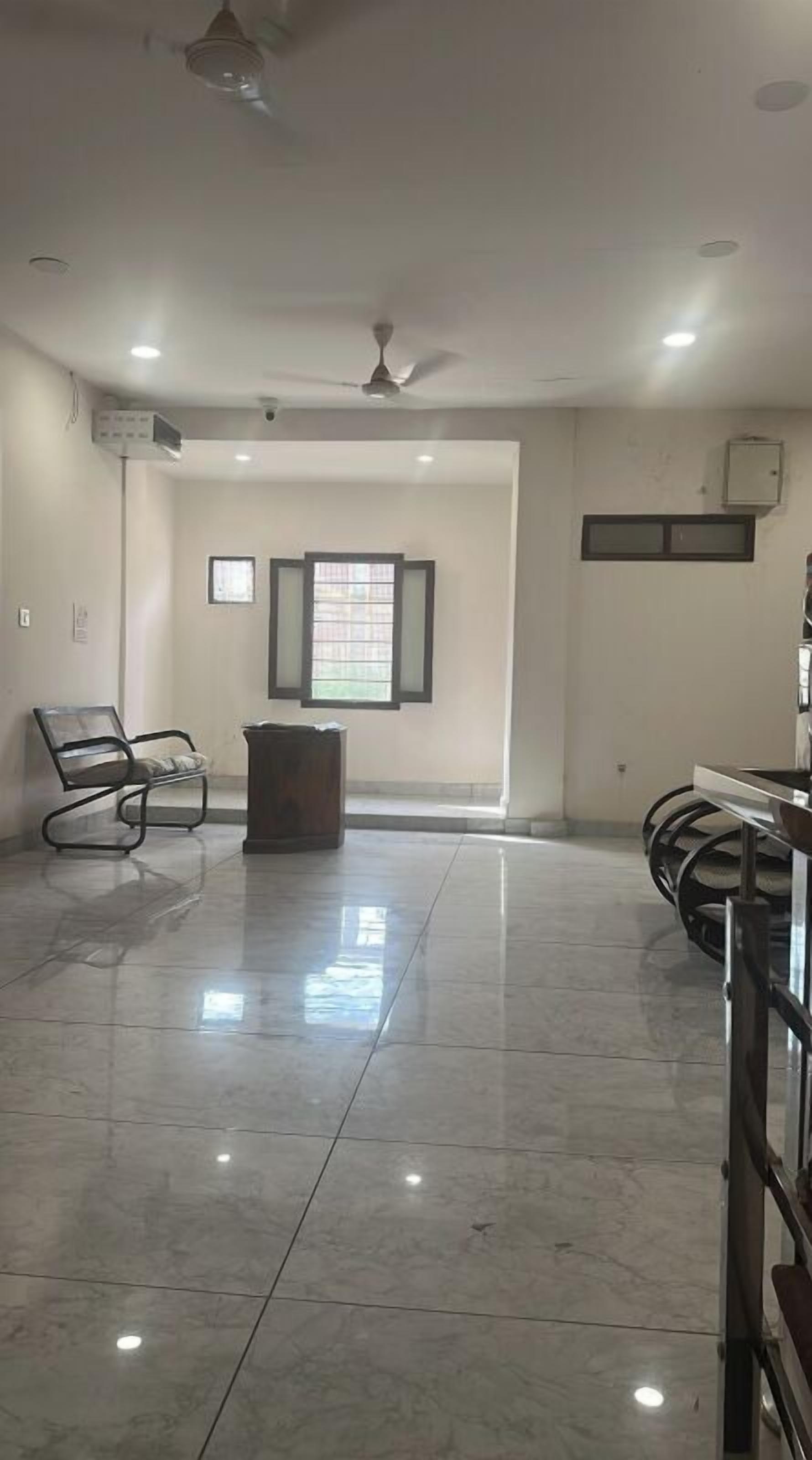 Double Room | Lobby