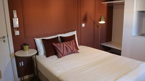Room - Vrbo Property (Coimbra)