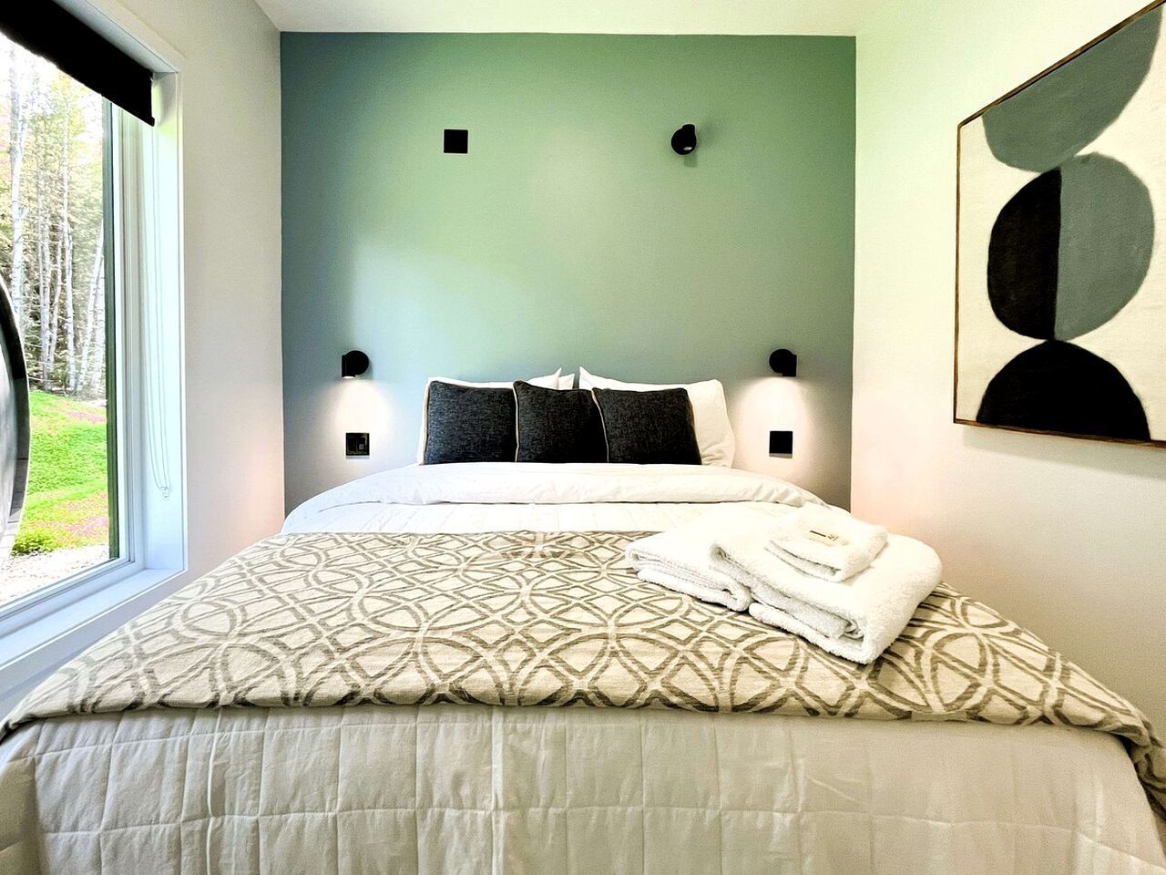 WiFi, bed sheets