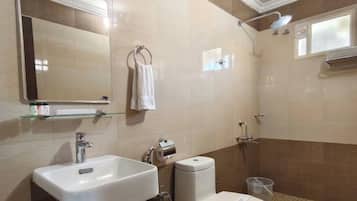 Family Twin Room, Balcony, Valley View | Bathroom | Free toiletries, soap, shampoo, toilet paper