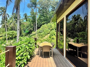 Outdoor dining - Karuna Siargao Glamping (Burgos)