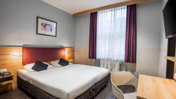 Comfort kamer, 1 twee- of 2 eenpersoonsbedden, uitzicht op de stad | Een kluis op de kamer, een strijkplank/strijkijzer, gratis wifi