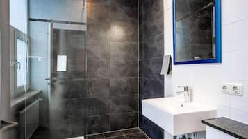 Eenpersoonskamer | Badkamer | Handdoeken