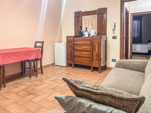 Room | Living area - Camera Dalia - Agriturismo Garzolè (Emilia-Romagna)
