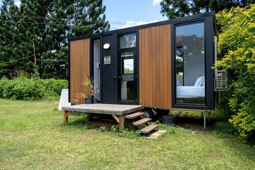 Amazing Tiny House with Fire Pit in Greens Creek, Queensland