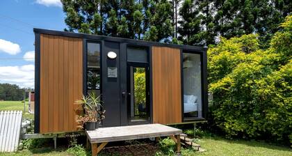Amazing Tiny House with Fire Pit in Greens Creek, Queensland