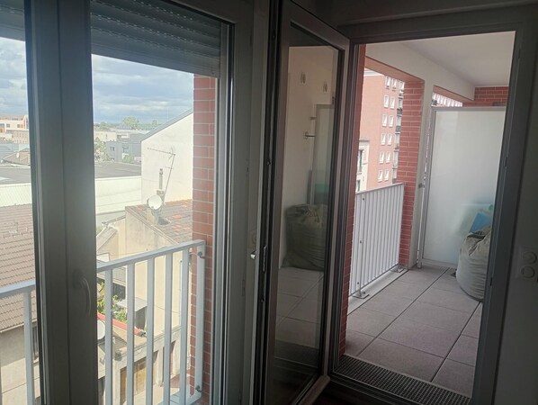 Interior - Vrbo Property (La Courneuve)