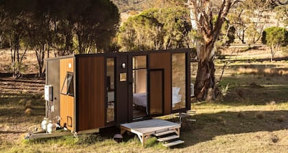 Cozy Secluded Tiny House in Bacchus Marsh, Victoria