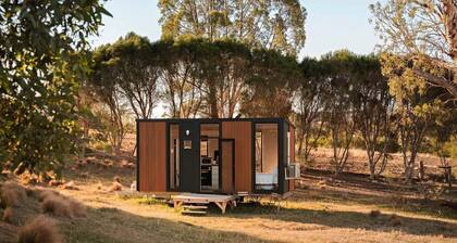 Cozy Secluded Tiny House in Bacchus Marsh, Victoria