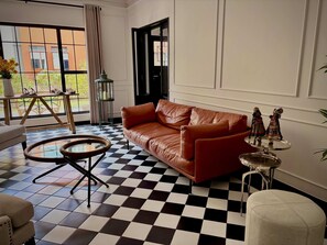 Unclassified image, 5 of 29, button - w Stunning Room in Boutique House w Lush Patio (Lima)
