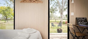 Fantastic Tiny House with Nice Sights in Glen Caim, Queensland