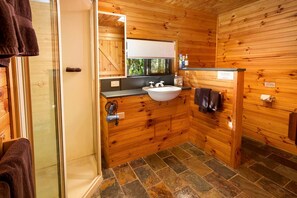 Unclassified image, 5 of 12, button - Spacious Cabin Perfect for a Weekend Getaway near Brisbane, Queensland (Mount Glorious)