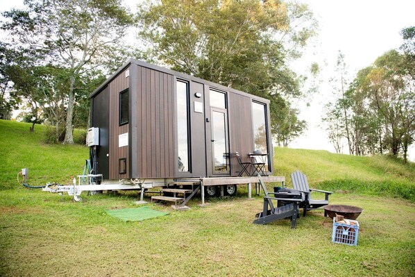 Exterior - Cozy Tiny House, Perfect for a Sydney Escape (The Slopes)