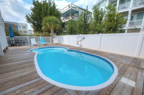 Birdie Dunes | Private Pool | Walk to Beach | Holden Beach