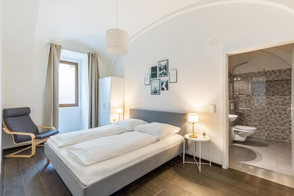 Apartamento, várias camas | Ferros/tábuas de passar roupa, Wi-Fi de cortesia