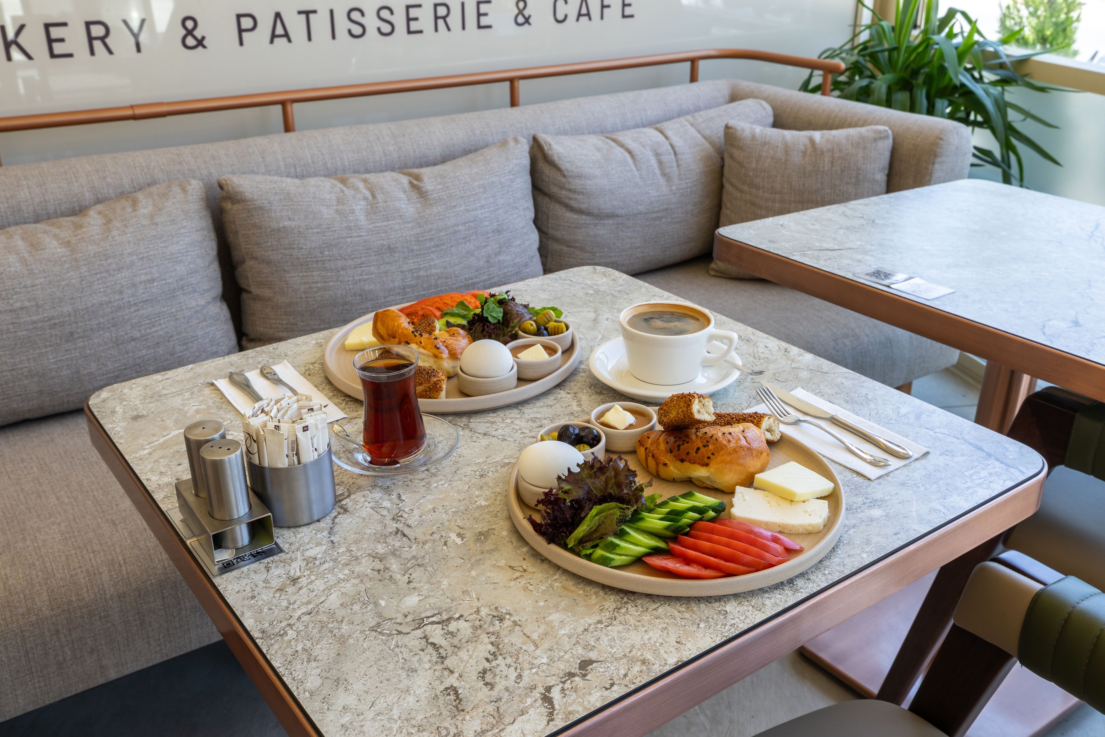 Daily local cuisine breakfast for a fee
